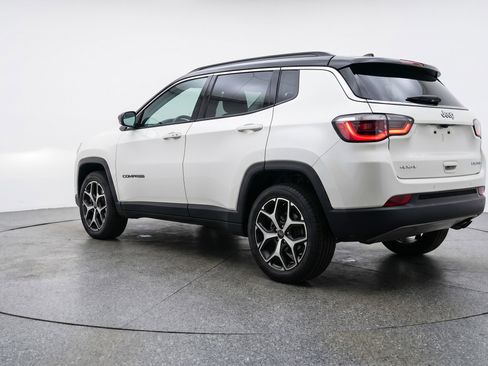 Used 2025 Jeep Compass Limited AWD/4WD image 6
