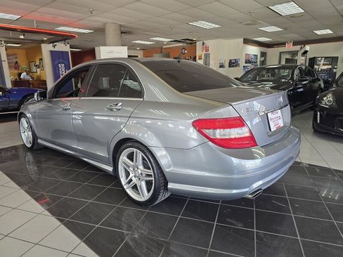 Used 2010 Mercedes-Benz C 300 Sedan w/ Multimedia Pkg image 6