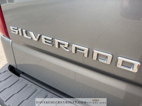 Used 2025 Chevrolet Silverado 1500 LT image 36