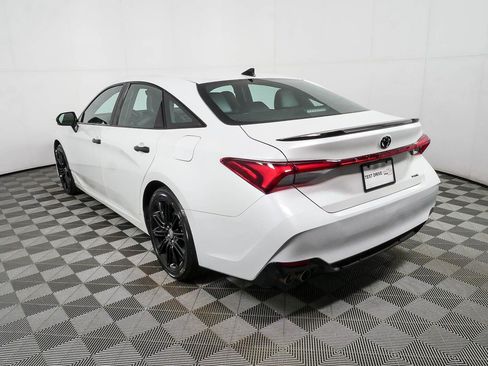 Used 2021 Toyota Avalon XSE FWD image 28