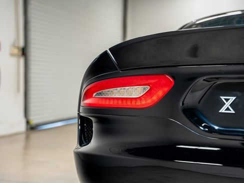 Used 2013 SRT Viper GTS w/ GTS Laguna Interior Pkg image 14