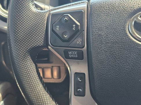 Used 2019 Toyota Tacoma SR5 AWD/4WD image 32
