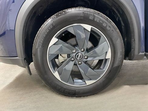 Used 2025 Nissan Rogue SV AWD/4WD image 7