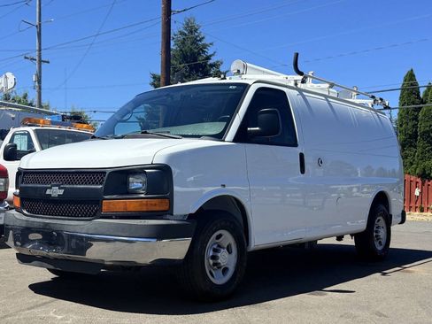 Used 2014 Chevrolet Express 2500 RWD image 1