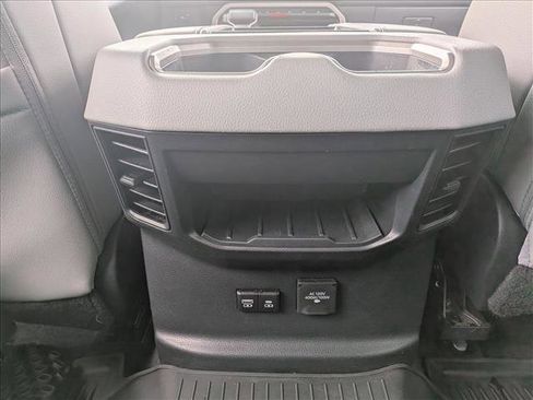 Used 2024 Toyota Tundra Limited image 17