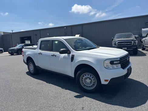 Used 2024 Ford Maverick XL image 1