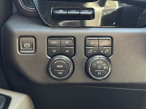 Used 2023 Chevrolet Silverado 1500 ZR2 w/ Technology Package image 25