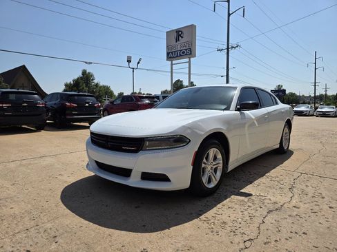 Used 2023 Dodge Charger SXT w/ Cold Weather Package RWD image 3