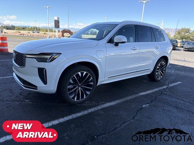 Used 2025 Volvo XC90 T8 Ultra w/ Protection Package Premier AWD/4WD image 2