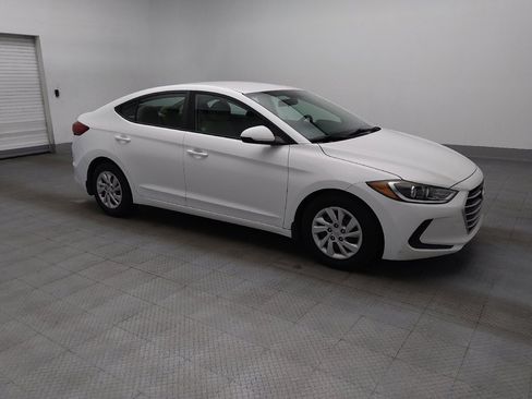 Used 2018 Hyundai Elantra SE FWD image 11