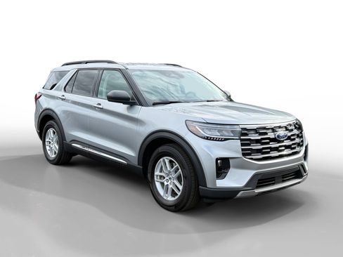 Used 2025 Ford Explorer Active w/ Active Comfort Package image 7