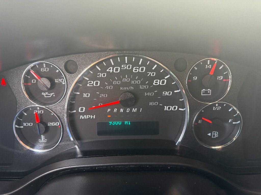 Used 2024 Chevrolet Express 2500 w/ Driver Convenience Package RWD image 15