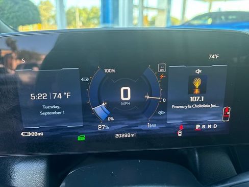 Certified 2024 Chevrolet Equinox EV RS FWD image 15