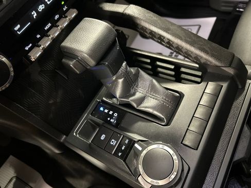 Used 2025 Toyota Tacoma SR AWD/4WD image 18