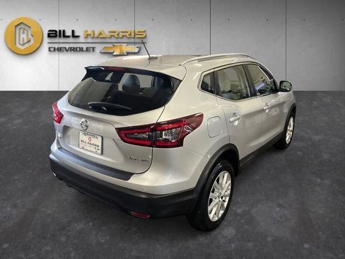 Used 2020 Nissan Rogue Sport SV AWD/4WD image 2