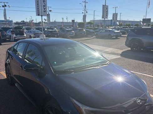 Used 2023 Toyota Corolla SE w/ Carpet Mat Package (TMS) image 8