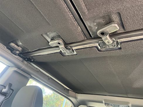 New 2025 Ford Bronco Base image 13