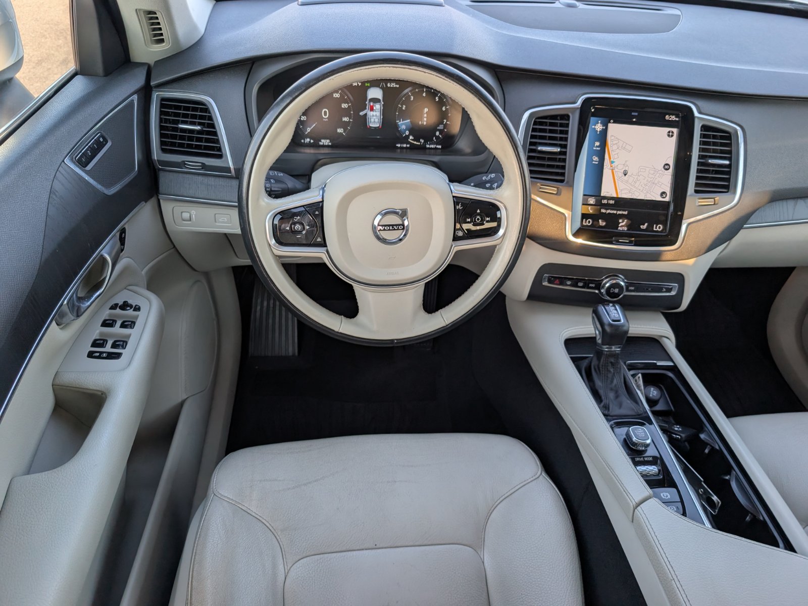 Used 2020 Volvo XC90 T6 Momentum w/ Protection Package AWD/4WD image 10