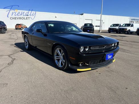 Used 2022 Dodge Challenger R/T RWD image 3