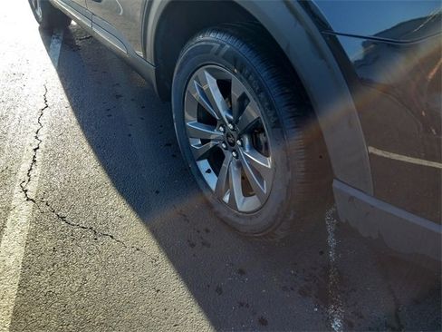 Used 2023 Ford Explorer XLT w/ Equipment Group 202A image 10