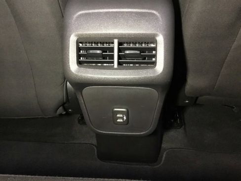 Used 2024 Chevrolet Equinox LT image 46