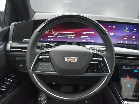 Certified 2026 Cadillac Escalade ESV Sport w/ LPO, ONYX Package AWD/4WD image 13