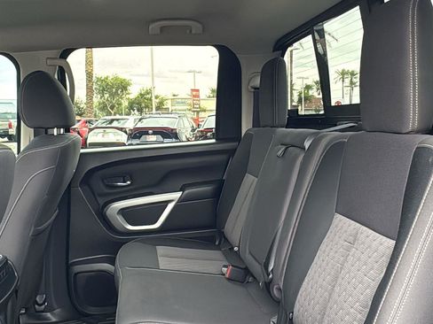 Used 2022 Nissan Titan SV w/ SV Convenience Package image 27