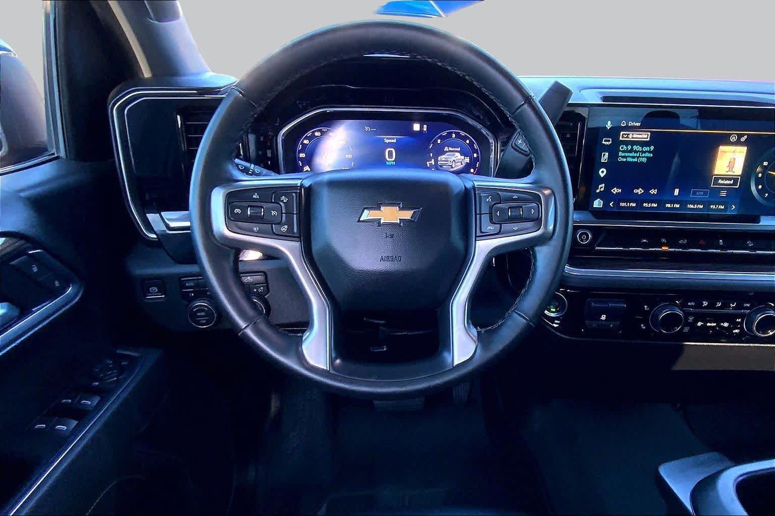 Used 2025 Chevrolet Silverado 1500 LT w/ Z71 Off-Road Package AWD/4WD image 6