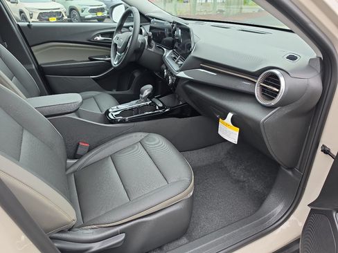 New 2026 Chevrolet Trax ACTIV w/ Driver Confidence Package FWD image 16