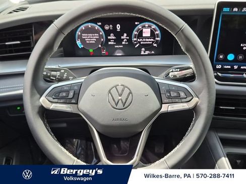 Certified 2026 Volkswagen Tiguan SE AWD/4WD image 16