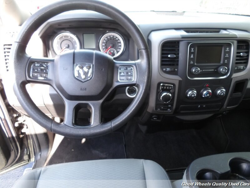 Used 2017 RAM 1500 Express w/ Express Value Package AWD/4WD image 13