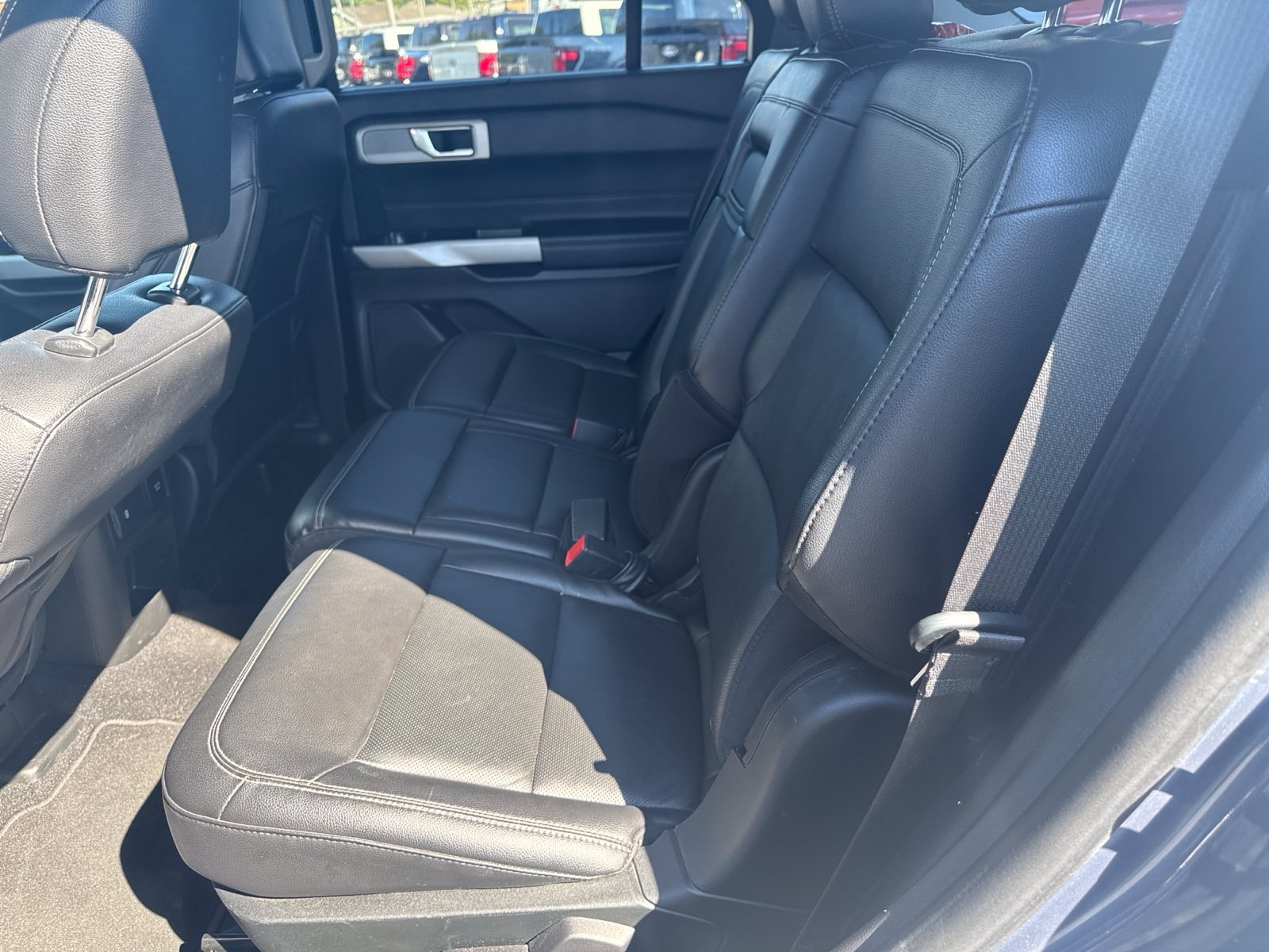 Used 2021 Ford Explorer Limited w/ Equipment Group 301A AWD/4WD image 13