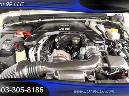 Used 2018 Jeep Wrangler Unlimited Sahara image 19