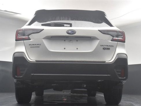 Used 2020 Subaru Outback Premium image 33