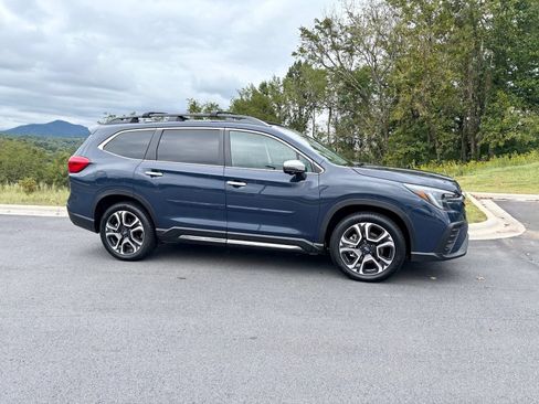 Used 2023 Subaru Ascent Touring AWD/4WD image 7