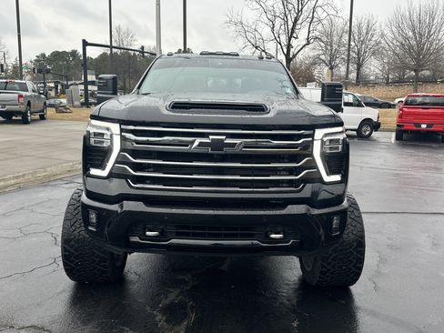 Used 2024 Chevrolet Silverado 2500 High Country w/ Midnight Edition image 2