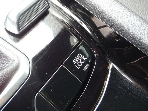 Used 2025 Jeep Compass Limited AWD/4WD image 24