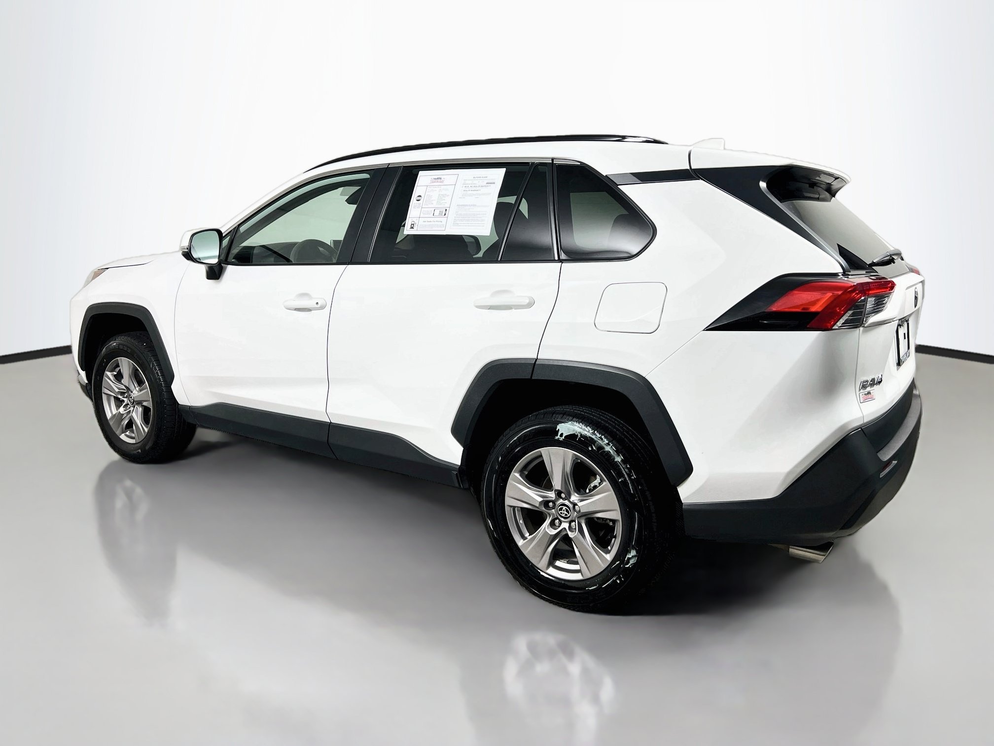 Used 2025 Toyota RAV4 XLE FWD image 8