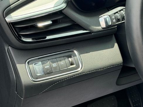 Used 2025 Buick Enclave Preferred FWD image 13