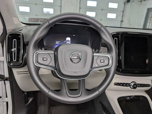 Used 2025 Volvo XC40 B5 Plus w/ Protection Package Premier AWD/4WD image 39