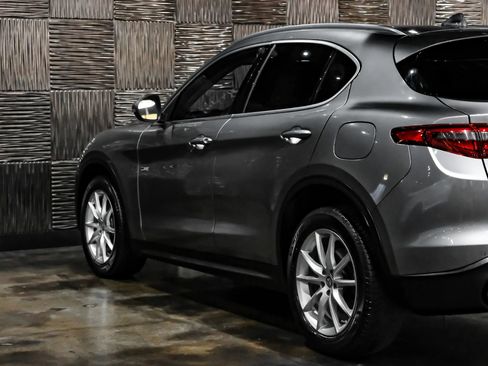 Used 2018 Alfa Romeo Stelvio Ti AWD/4WD image 12