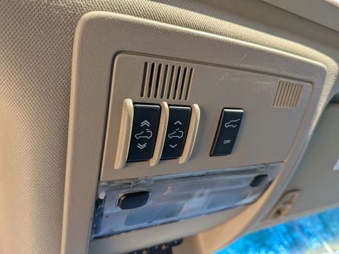 Used 2011 Cadillac Escalade Premium AWD/4WD image 47