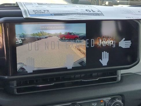 New 2025 Jeep Gladiator Sport image 21