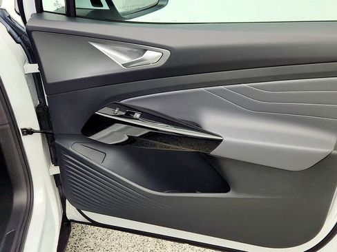 Used 2023 Volkswagen ID.4 Pro S Plus image 26