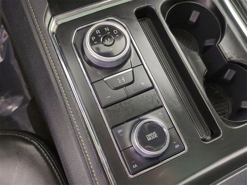 Used 2022 Ford Expedition XLT image 16