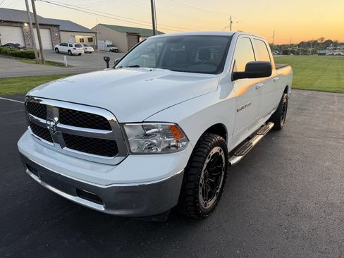 Used 2021 RAM 1500 Classic SLT RWD image 15