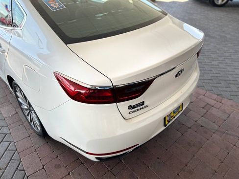 Used 2017 Kia Cadenza Premium FWD image 18