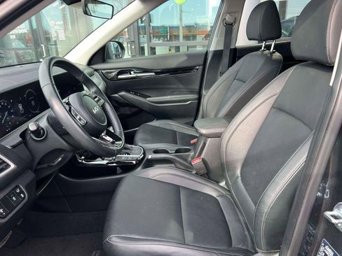 Used 2025 Kia Seltos EX w/ EX Sunroof Package image 13