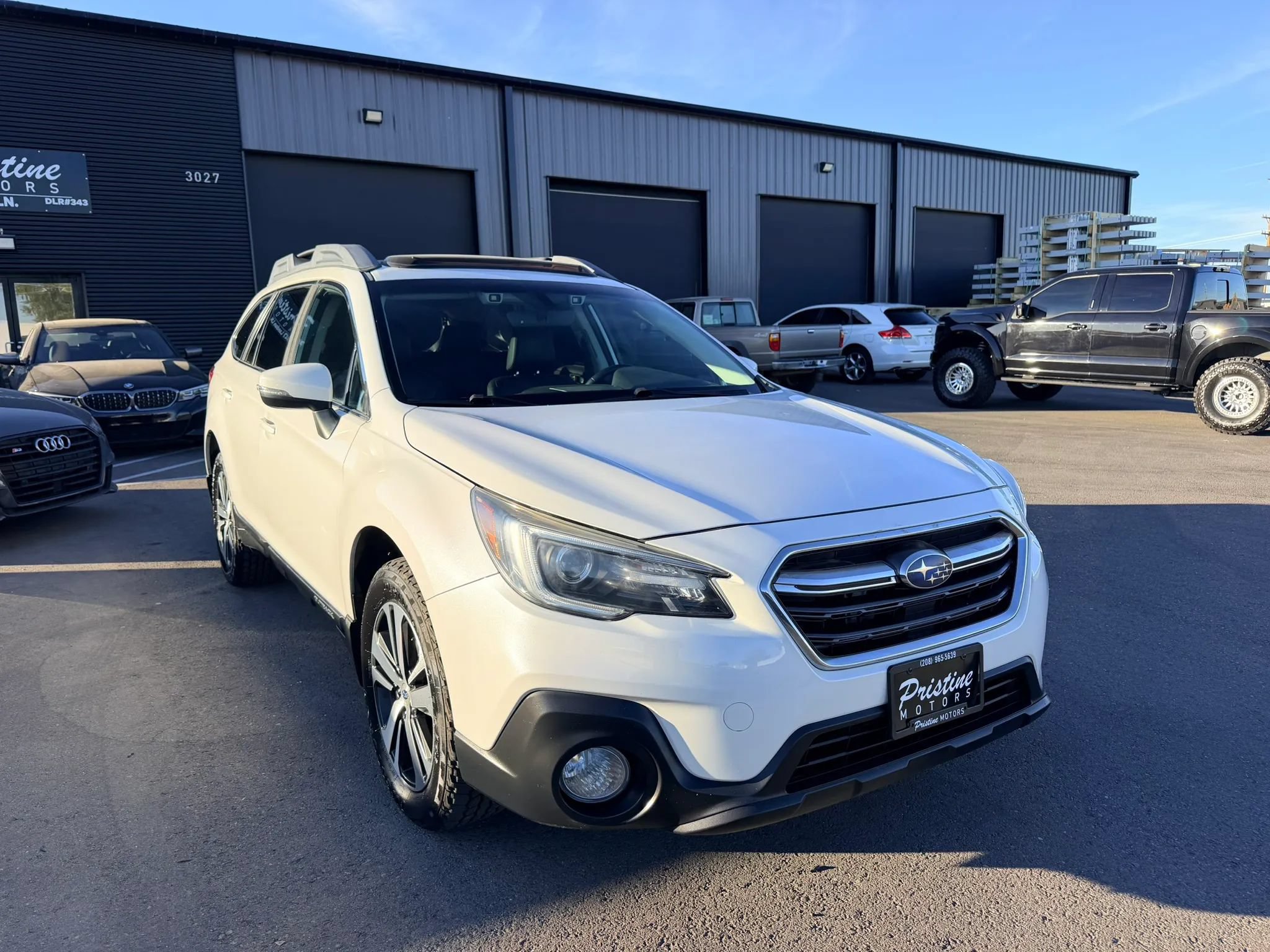 Used 2018 Subaru Outback 2.5i Limited AWD/4WD image 3