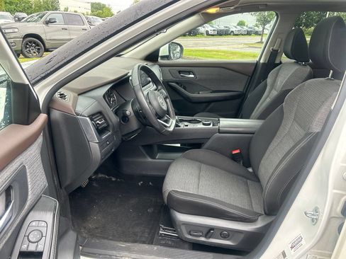 Used 2021 Nissan Rogue SV AWD/4WD image 11